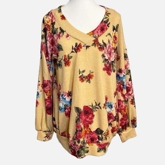 Honeyme Tops - Honeyme‎ Cream Floral Long Sleeve Top NWT
